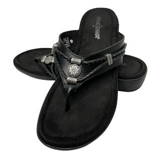 MINNETONKA Silverthorne 360 Black Wedge Flip Flop Sandals Women's Size 8